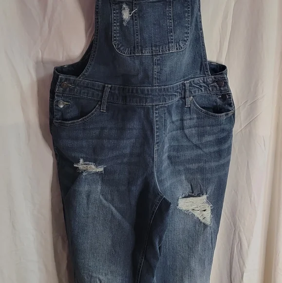 Jumpsuit - Picture 2 of 12